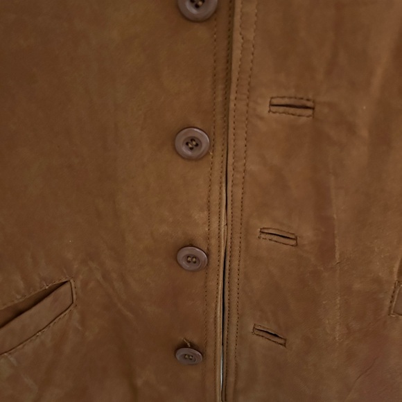 Great condition Men’s Suede vest, fully lined, front pockets, button down, S -L - Picture 3 of 5